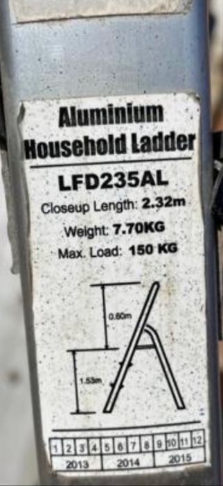 Продам стремянку лестницу из алюминия . Самовывоз