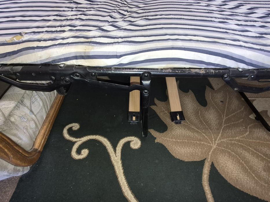 Роскошный комплект: диван-кровать и 2 кресла (массив, классика)