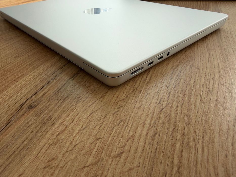НОВ MacBook Pro 14" M4 PRO Chip 14-CPU/ 20-GPU/ 24GB RAM/ 1TB SSD В ГАРАНЦИЯ