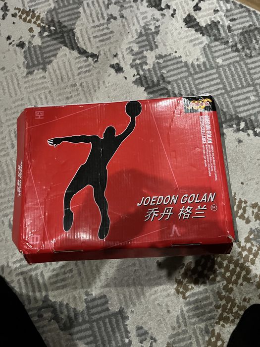 Продам кроссовки