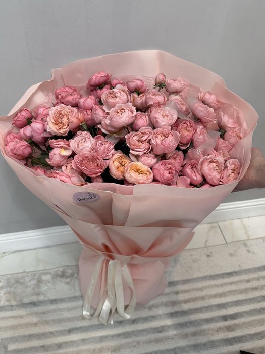 Красивый большой букет,нежный тяжелый новый свежии,