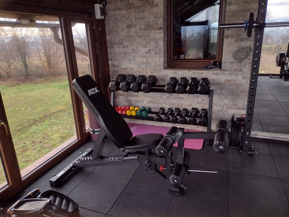 Antrenori personali/sala fitness/KGym