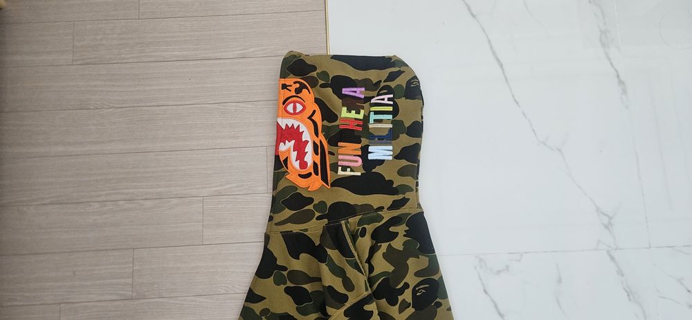 Bape tiger L размер кофта новая