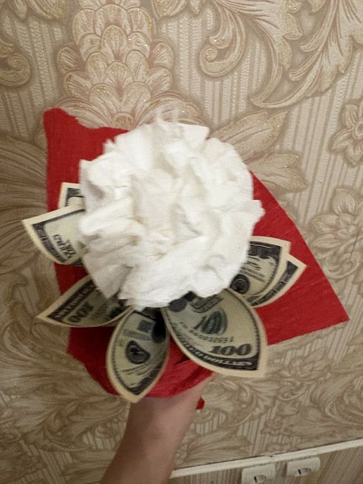 Букет на 8 марта или подарок