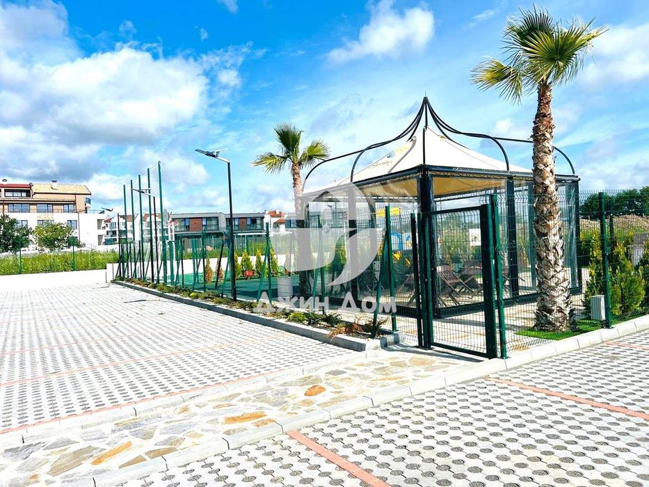 Продава се Тристаен апартамент в Бургас, Сарафово - 120 кв.м за 2059 €/кв.м - Снимка #12