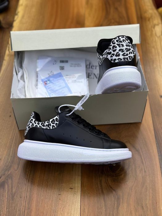 Нови обувки Alexander McQueen