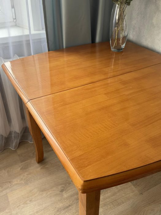 Продам стол раздвижной