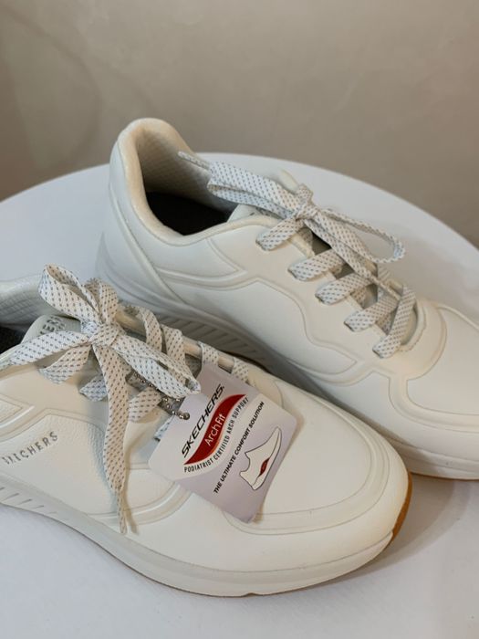 Кроссовки SKECHERS          ортопедическая стелька ArchFit