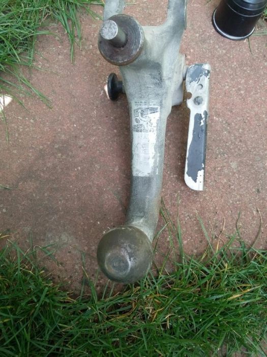 Теглич за мерседес 201