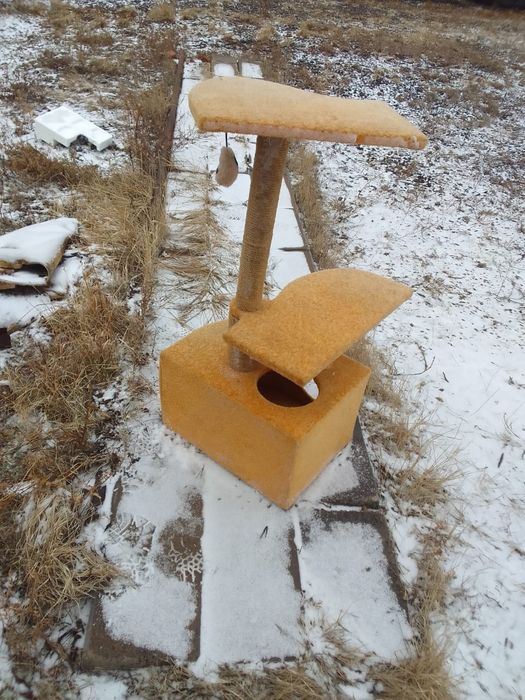 Домик для кота б/у