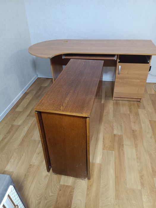 Стол компьютерный