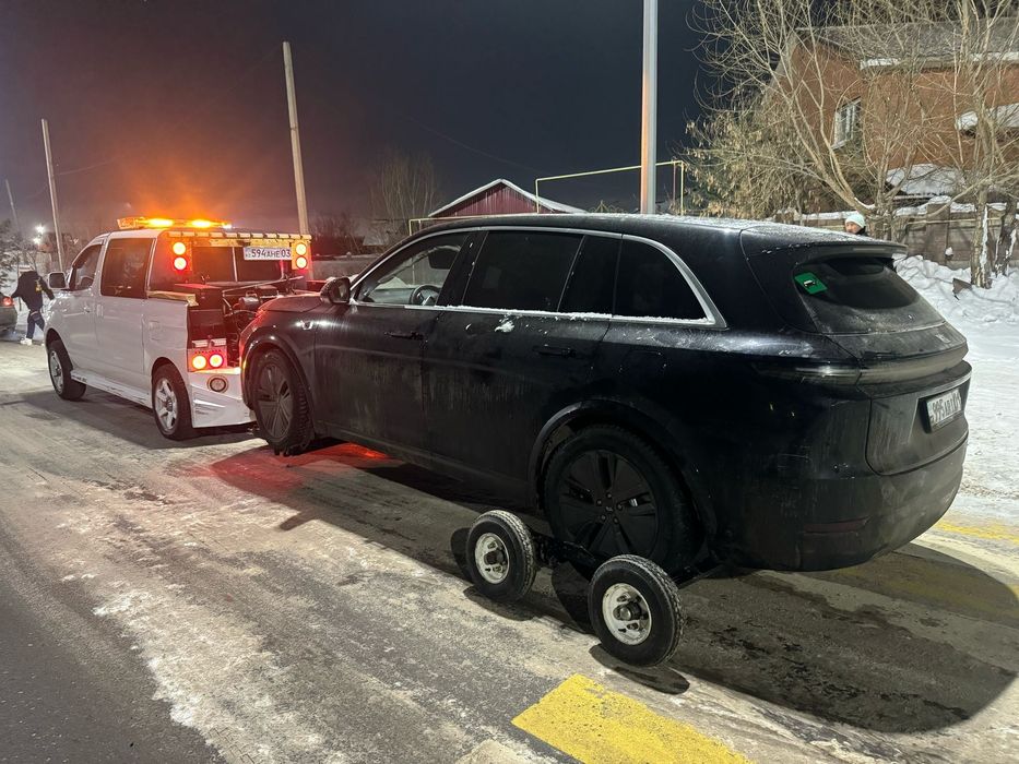 Эвакуатор с краном для блокированных авто