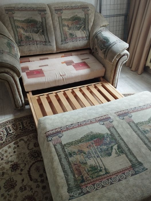 Диван небольшой, раскладывающийся