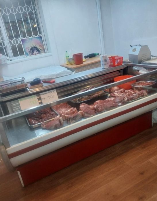 Срочно срочно продам витринный холодильник