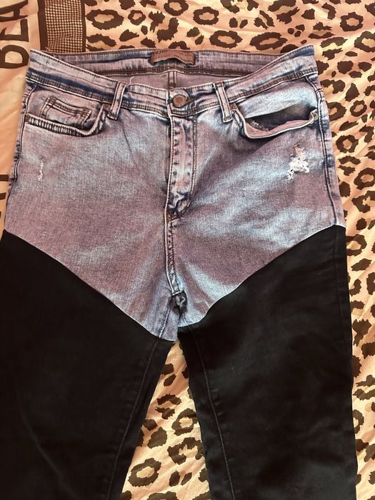 Blugi in doua culori