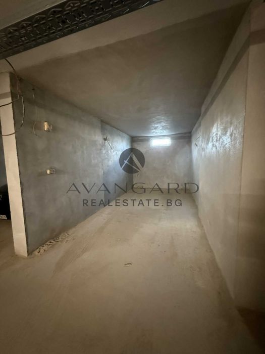 Продава се Тристаен апартамент в Пловдив, Христо Смирненски - 76 кв.м за 1382 €/кв.м - Снимка #11