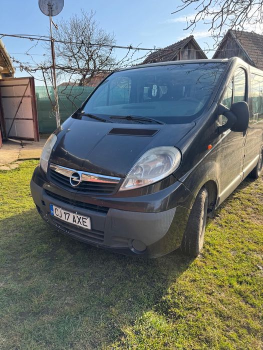 Vand Opel Vivaro 2009 cu 9 locuri