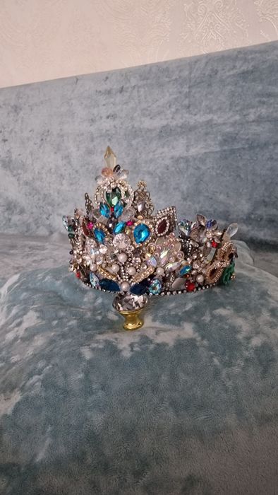 Корона ручной работы
