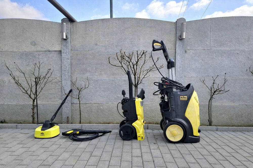 Aparat cu presiune Karcher.