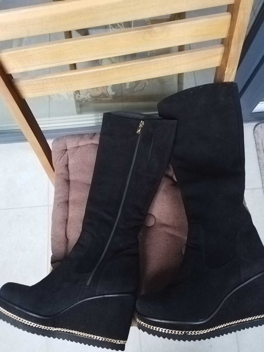 Дамски ботуши 38 номер естествен велур на платформа