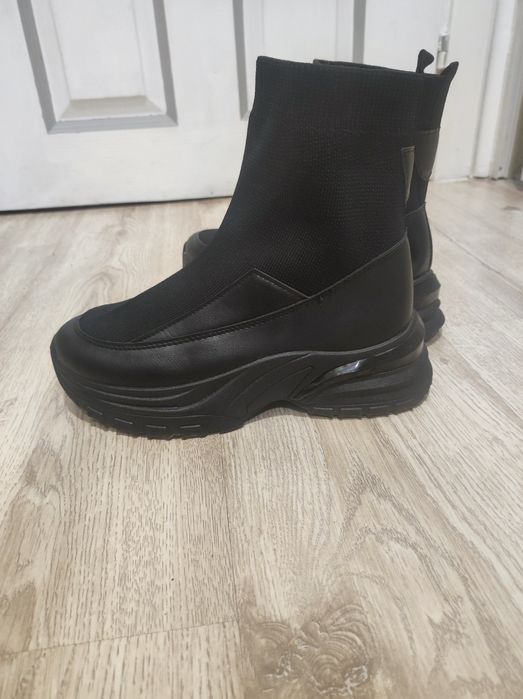 Дамски боти тип чорап