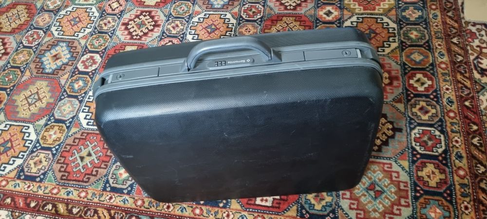 Geanta, valiza, troler Samsonite pe roti cu cifru
