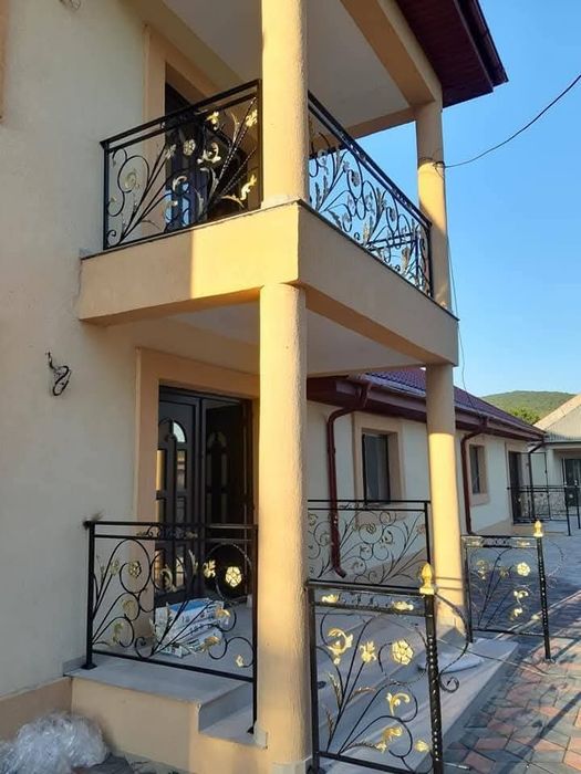 Balustrada din fier forjat.
