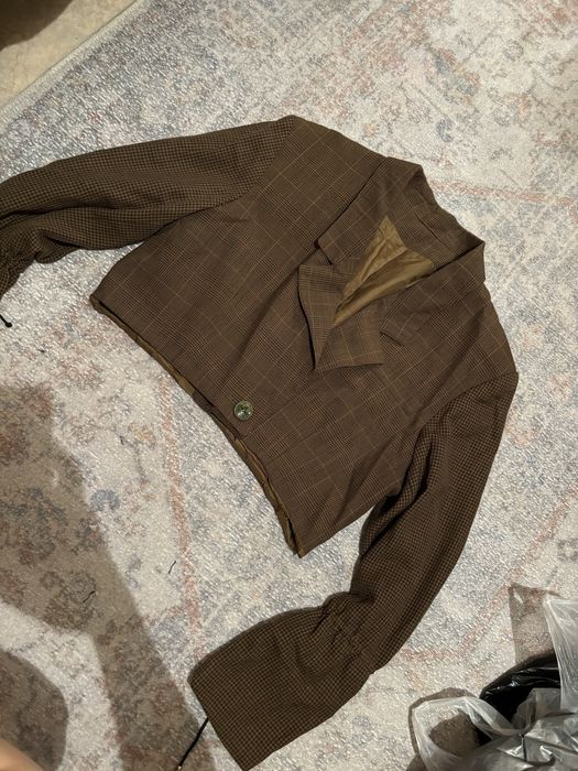 Продам все вещи по  2000тг