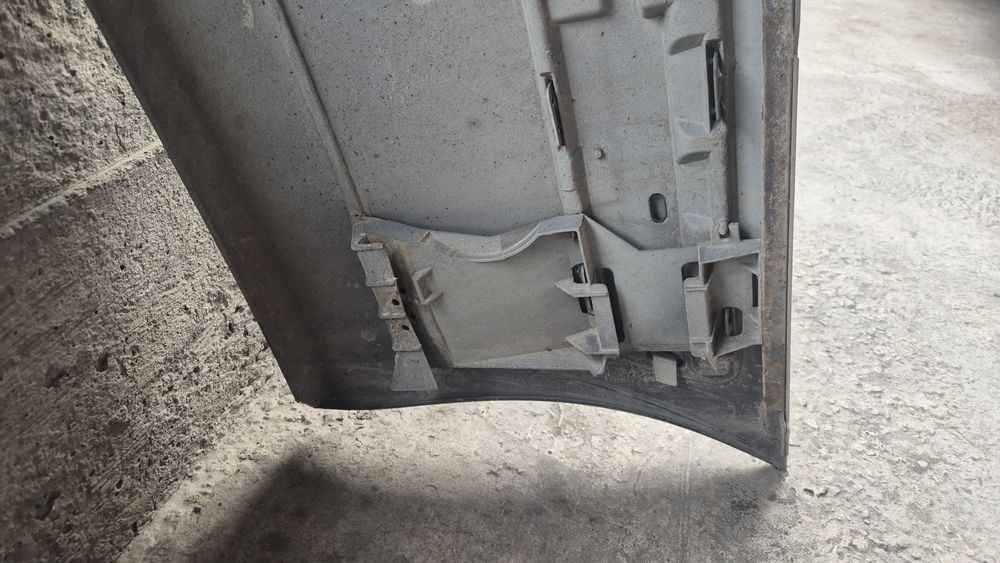 Продам бампер 210 рест