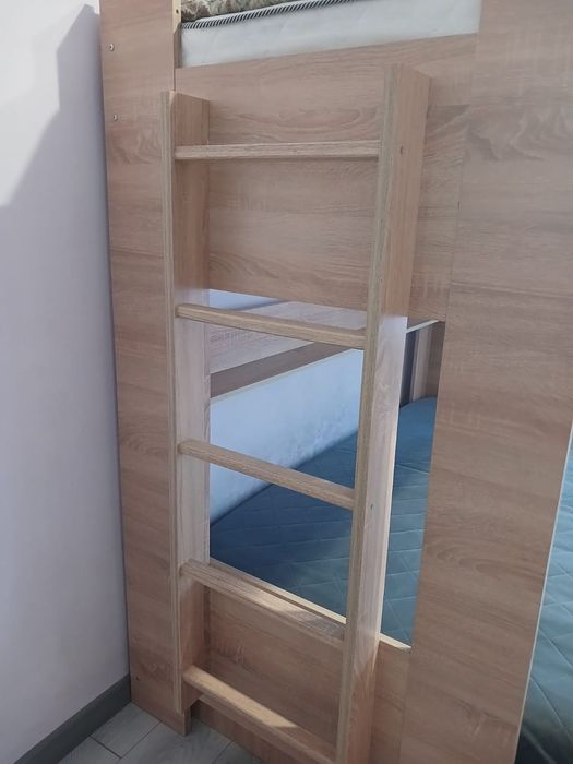 Продам двухъярусную кровать диван