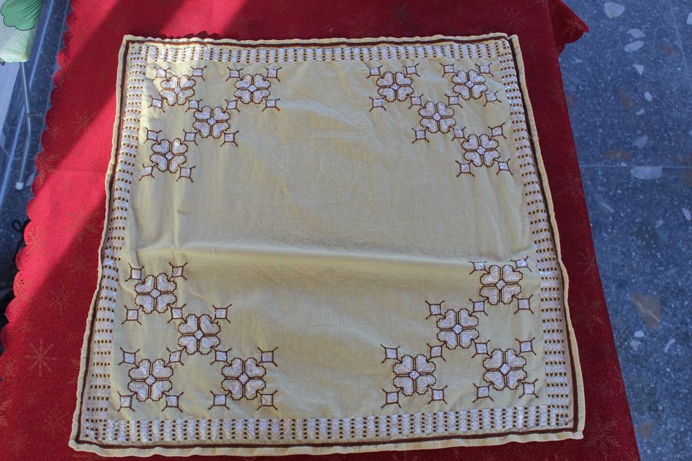 Покривки за маса на една кука,