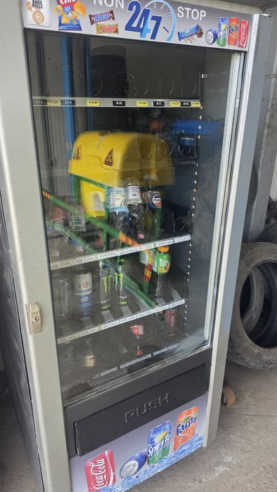 Двойна вендинг машина