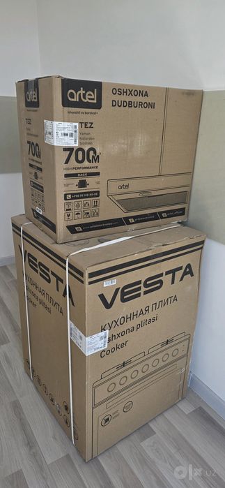 Вытяжка Artel и кухонная плита Vesta