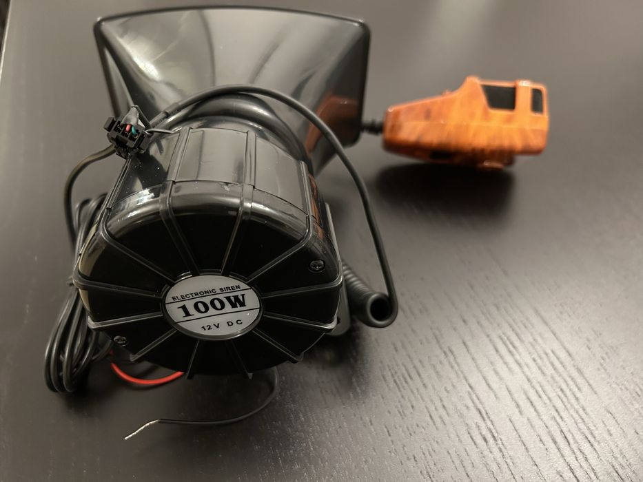 Сирена/мегафон с микрофон за говорене