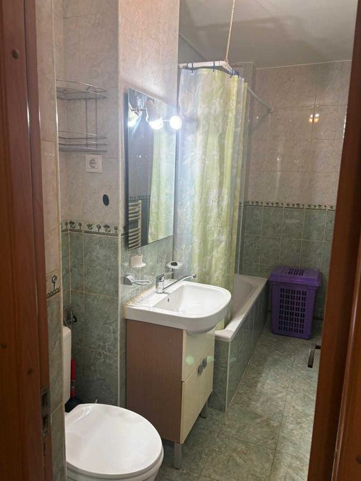 Inchiriez apartament cu doua camere în Blaj str Eroilor bl.37