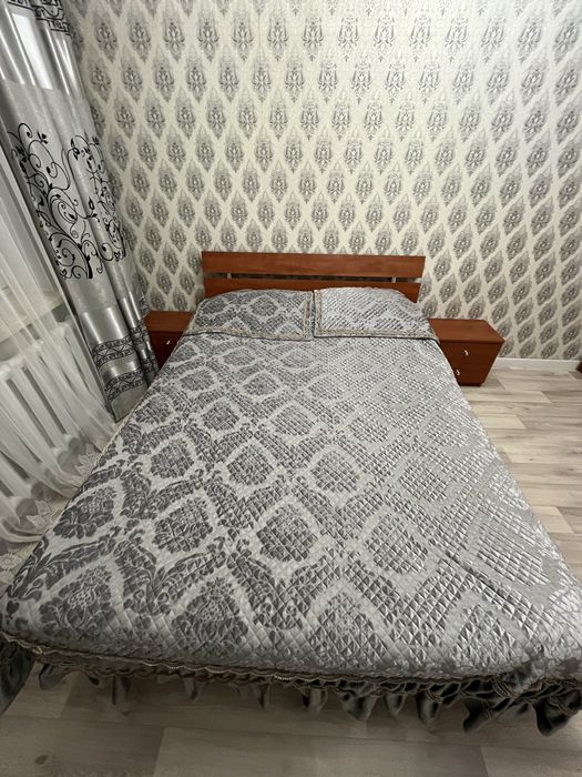Кровать с матрасом