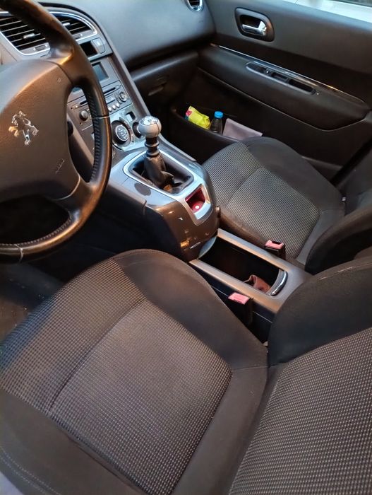Peugeot  5008 1.6  hdi