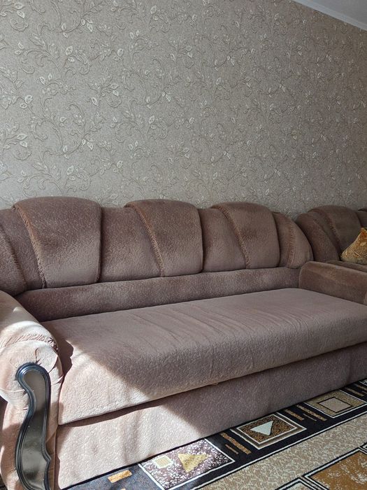 Продам Диван в хорошем состоянии