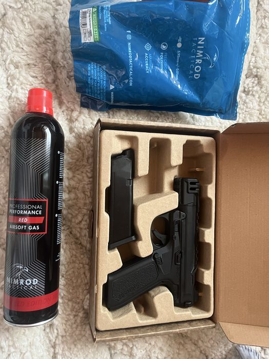 Pistol airsoft AAP01C full/semi-auto