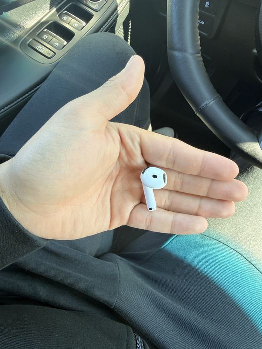 1 Наушник от Air pods 4 левый