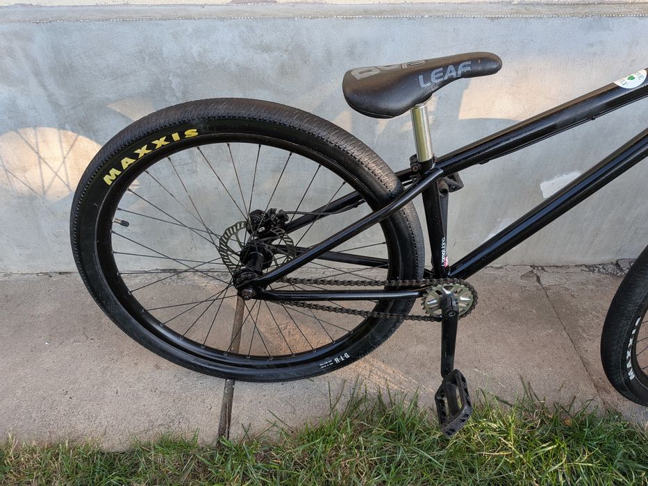 Biciclete full suspension si dirt