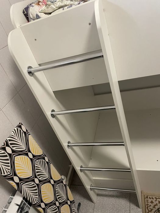 Двух ярусная кровать со шкафчиком