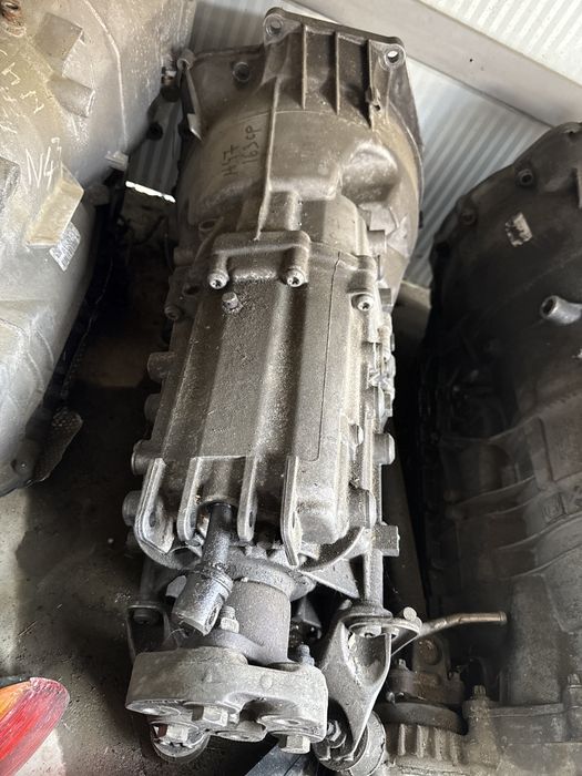 Cutie bmw 320d 163 cai manuala 204d4 e90