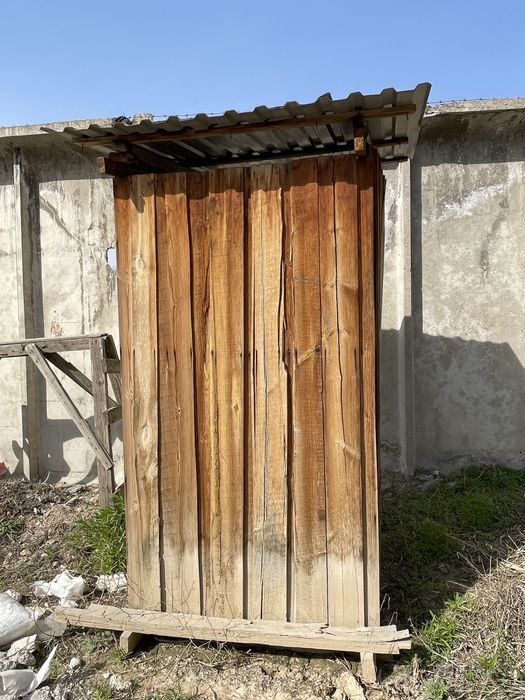 Деревянный туалет