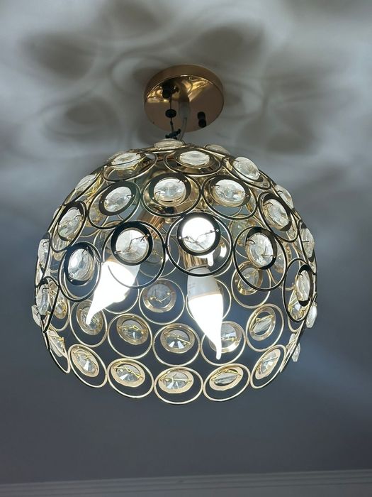 Продам люстры срочна