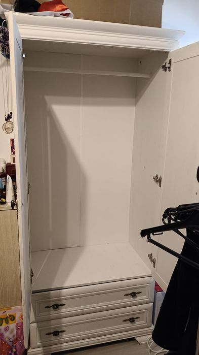 Dulap, alb, cu două uși și sertare