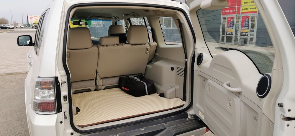 Продам Mitsubishi Pajero 4