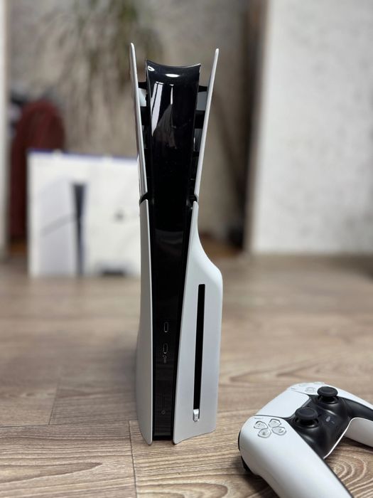 Playstation 5 SLIM  DISK 1 TB + 2 игри [ПЪЛЕН КОМПЛЕКТ]