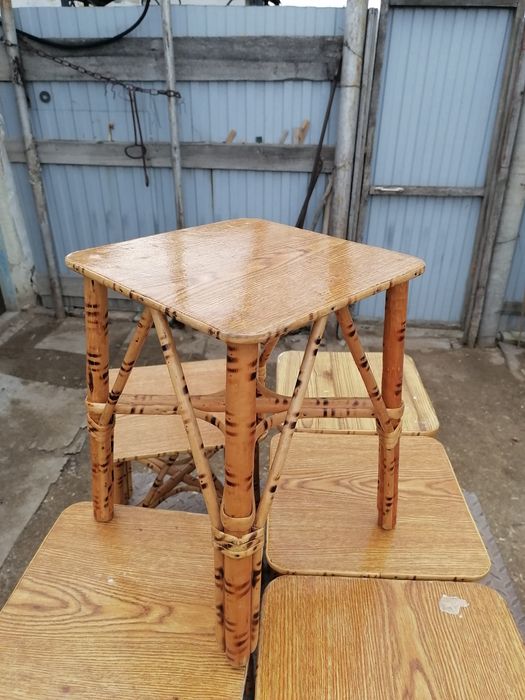 Табуретки деревянные