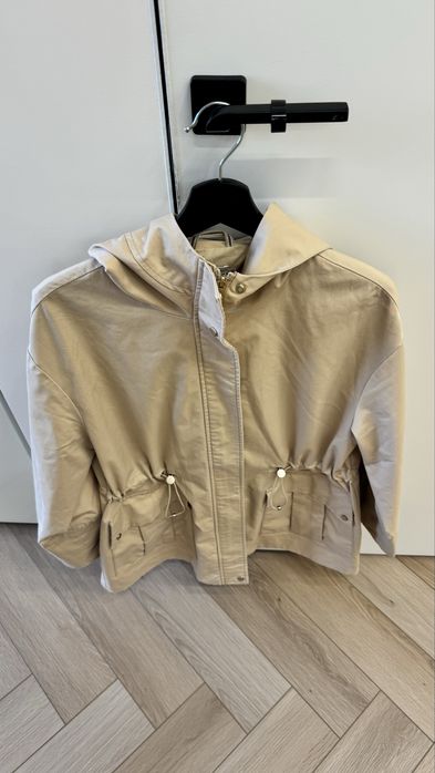 Продаю весенний плащ и куртку